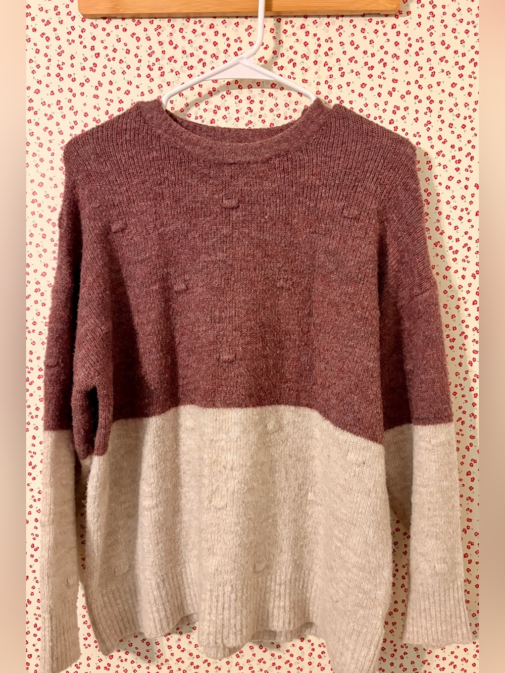 easel Two-Tone Mauve and Cream Crewneck Sweater